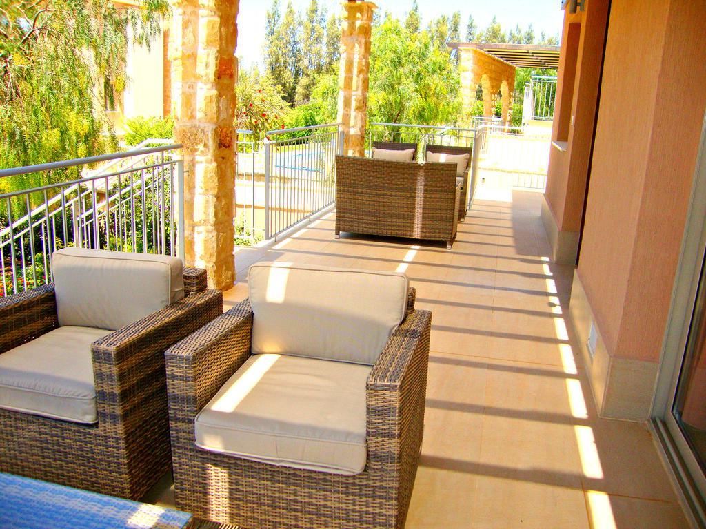 Villa Kartiela Sandy Beach Villas - Private Pool - Jacuzzi - Private Beach Area 폴리스 외부 사진